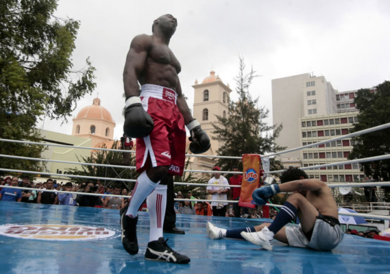 Hondureño boxea para combatir el abuso que sufría de niño