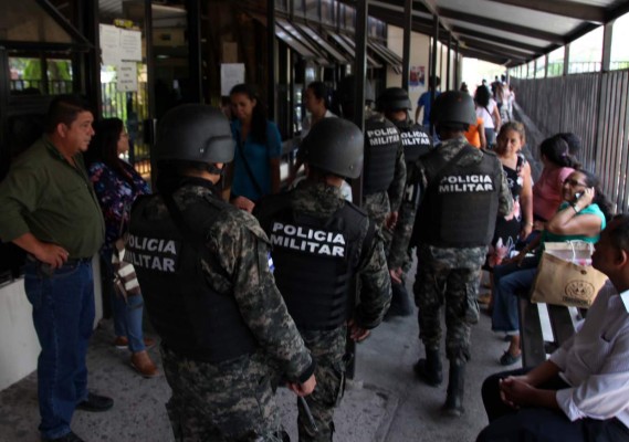 Fusina secuestra documentos y asegura base de datos del RNP