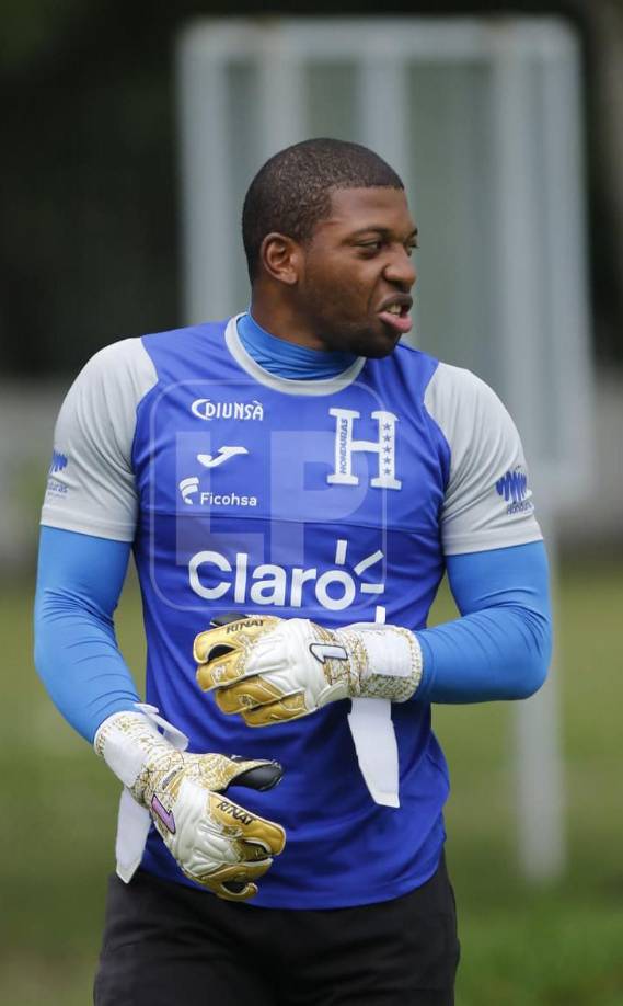 Buba López: Cerrará la octagonal jugando todos los partidos como titular en la Selección de Honduras. El portero goza de la confianza del “Bolillo” Gómez.