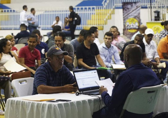 Unos 2,000 hondureños aspiran a trabajar en EEUU
