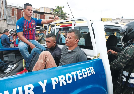 Caen tras cometer atraco en autobús en Tegucigalpa