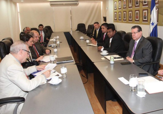 Biehl: El TSE debe ser un ente que no se someta a presiones