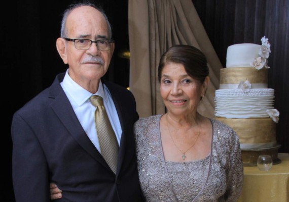 Boda de oro de Elizabeth Castillo y Carlos Tosta