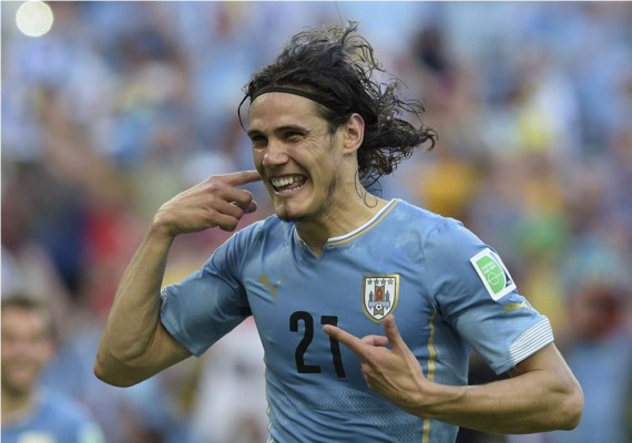 Costa Rica firma una gran remontada y sorprende a Uruguay