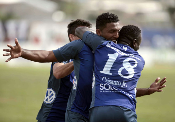 La era de la 'Barbie' Vásquez comienza con el pie derecho en Motagua