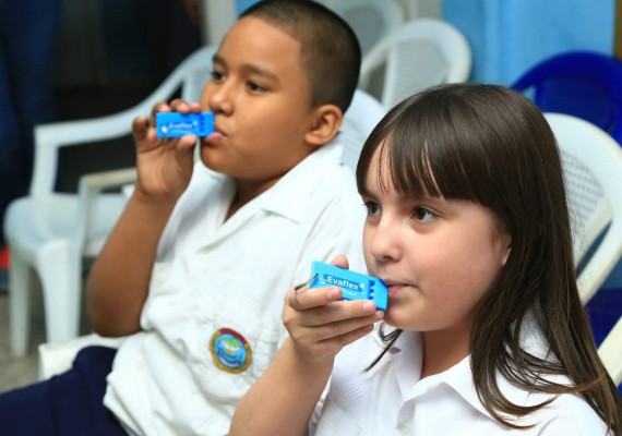 Escolares disfrutan con los cuentos de 'Aventuras en Honduras”