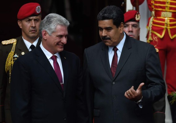 Díaz-Canel visita a Maduro en primer viaje oficial como presidente de Cuba