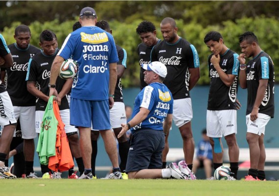 Luis Suárez advierte a los jugadores: 'No más errores. Todos marcan”