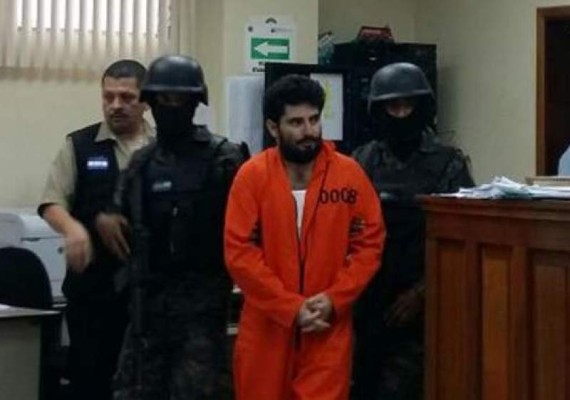 La audiencia contra Plutarco Ruíz inició varias horas tarde y se suspendió para el viernes a las 8.00 am.