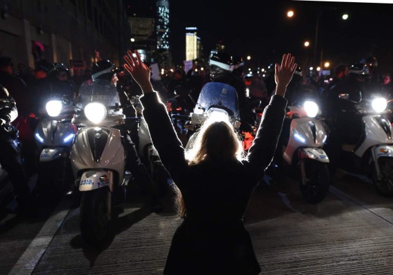 Aumentan protestas raciales en EUA por caso de Eric Garner