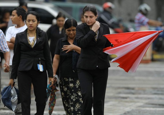 Ingreso de humedad dejaría lluvias en el país