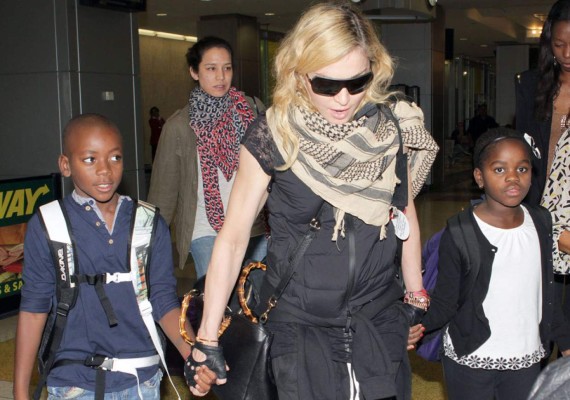 Madonna confirma que adoptó a gemelas