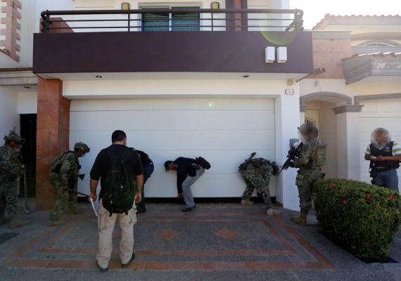 Decomisan 11 avionetas y 8 vehículos en cacería del 'Chapo'