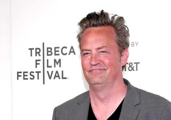 Matthew Perry rompe su compromiso con su novia, 22 años menor que él