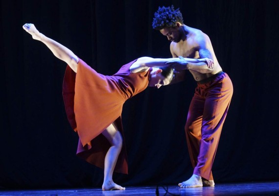 Presentación 'Dancing to connect ” en el CCS