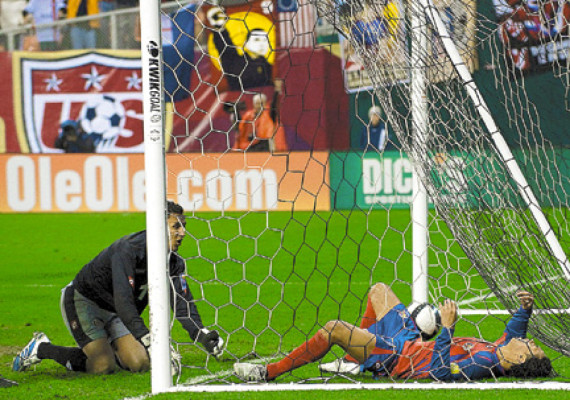 'Estoy alegre de brindarles felicidad”: Bornstein