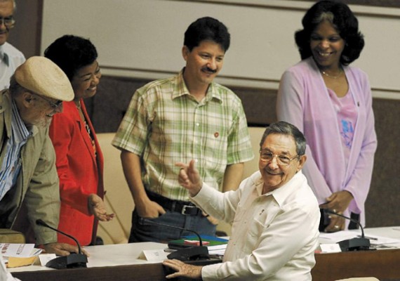 '¡Hay que virarse para la tierra!”: Raúl Castro