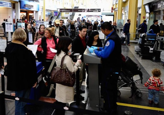 Pasajeros que viajen a EUA deberán encender aparatos antes de volar