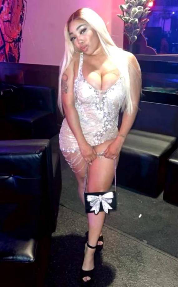 Según reportes de la cadena Fox8, Valadez confesó haber intentado violar a Dixon en la parte trasera del vehículo antes de dispararle.