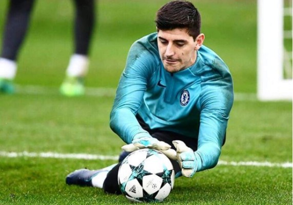 Courtois, el lateral izquierdo que creció como portero en el Genk