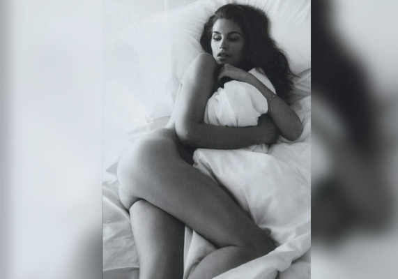 Cindy Crawford así luce desnuda a los 47 años