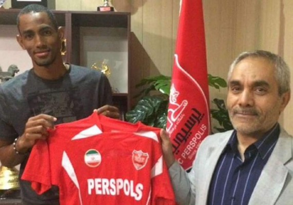 Bengtson firma con el Persépolis de Irán