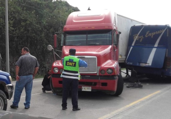 Enormes filas en tramo de la CA-5 que será ampliado