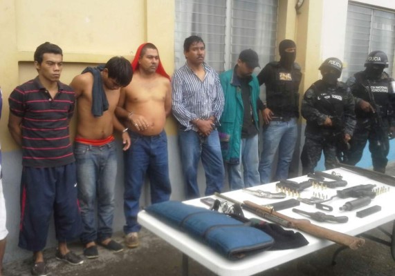 En allanamientos capturan a 6 hombres en San Pedro Sula