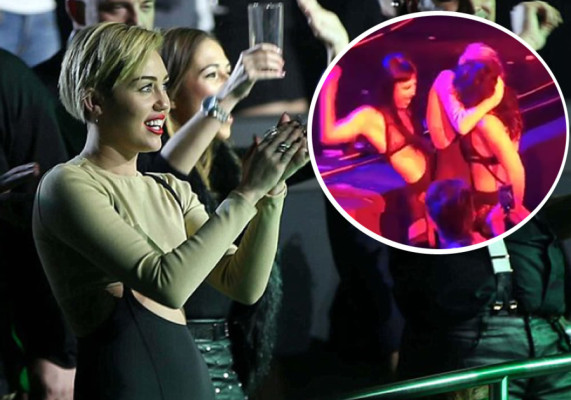 El beso lésbico de Miley Cyrus en show de Britney Spears
