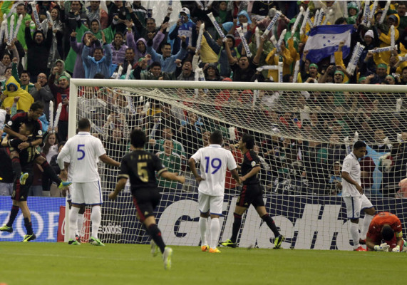 Honduras firma un histórico 'Aztecazo' y tumba a México