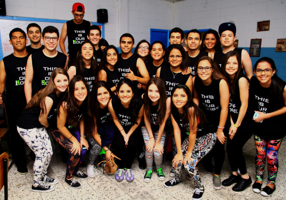 Escuela Valle de Sula realizó su Talent Show 2013-2014