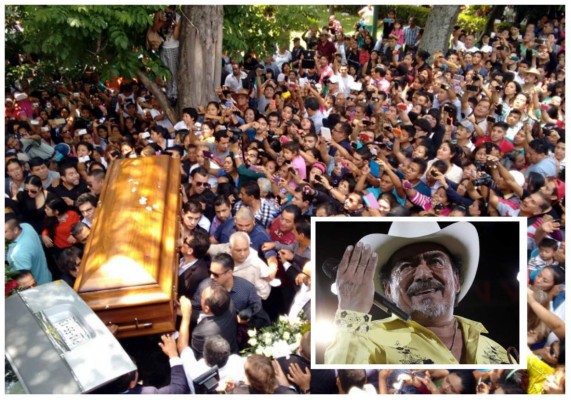 25 mil personas rezan por Joan Sebastian