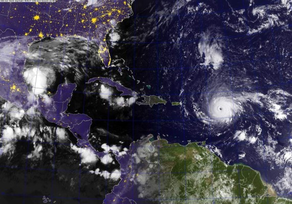 Poderoso huracán Irma de categoría 5 atraviesa Barbuda