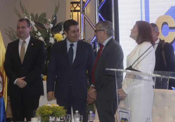 Expresidente Gaviria resalta crecimiento económico hondureño
