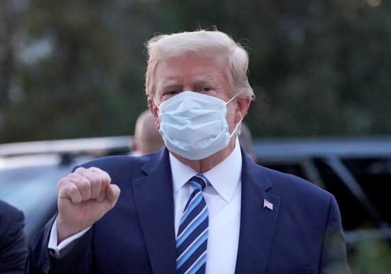 Trump estuvo cerca de tener que usar un respirador por covid-19