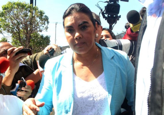 Del Pani salieron L100 millones por los que investigan a Rosa Elena de Lobo