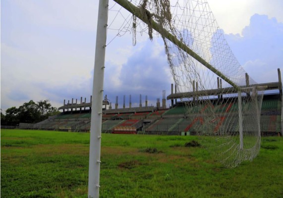 Así de descuidado está el estadio del Marathón por falta de dinero