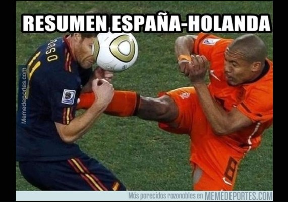 Van Persie y Robben le dan a España su viernes 13 (memes)