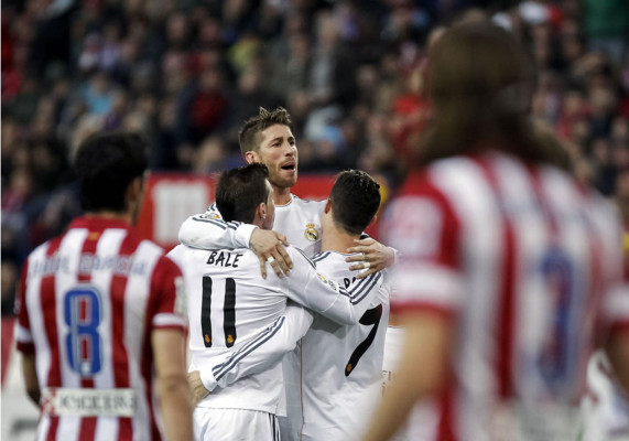 Cristiano Ronaldo salva el liderato del Real Madrid en un derbi vibrante