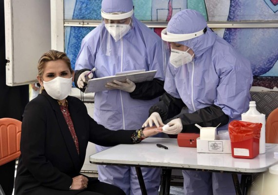 Jeanine Añez, presidenta de Bolivia dio positivo a coronavirus