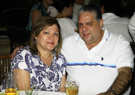 Erika Fajardo y Jaime Aguilar despiden su soltería