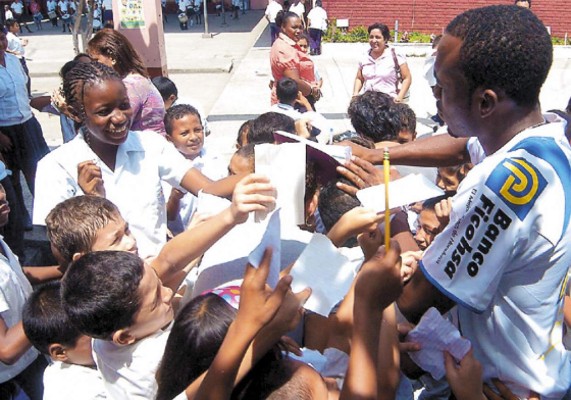 Volvió a su escuela