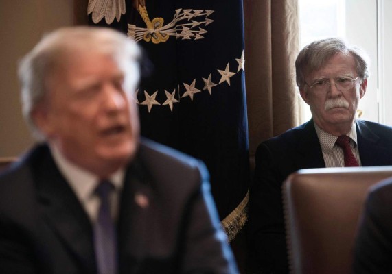 Bolton revela que Trump usó ayuda militar para presionar a Ucrania