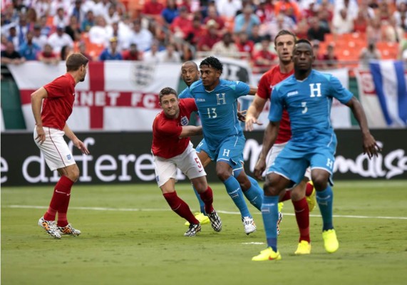 Honduras amarga a Inglaterra y llegará con confianza al Mundial