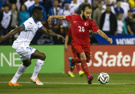 Honduras comienza con el pie izquierdo su camino hacia Brasil
