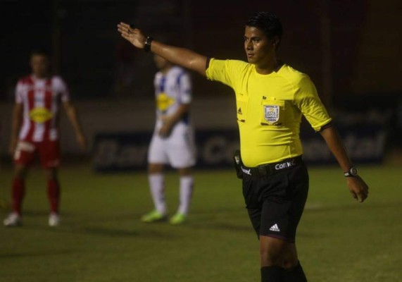 Manuel Zelaya será el encargado de pitar el Real Sociedad- Real España