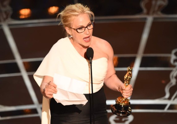 Patricia Arquette gana Oscar y pide salarios más justos para las mujeres en Holywood