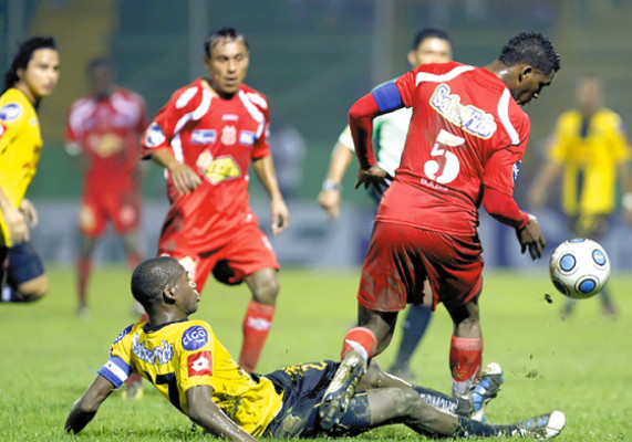 Vida le estrena la corona al campeón Real España
