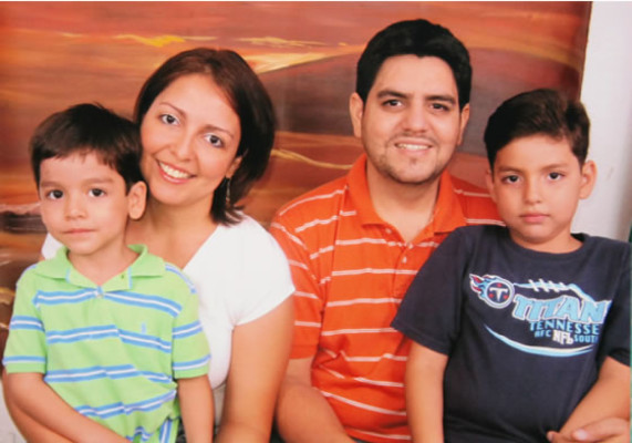 Un granito de amor para el locutor René Regalado