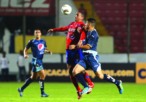 Motagua encarrila el boleto con una goleada